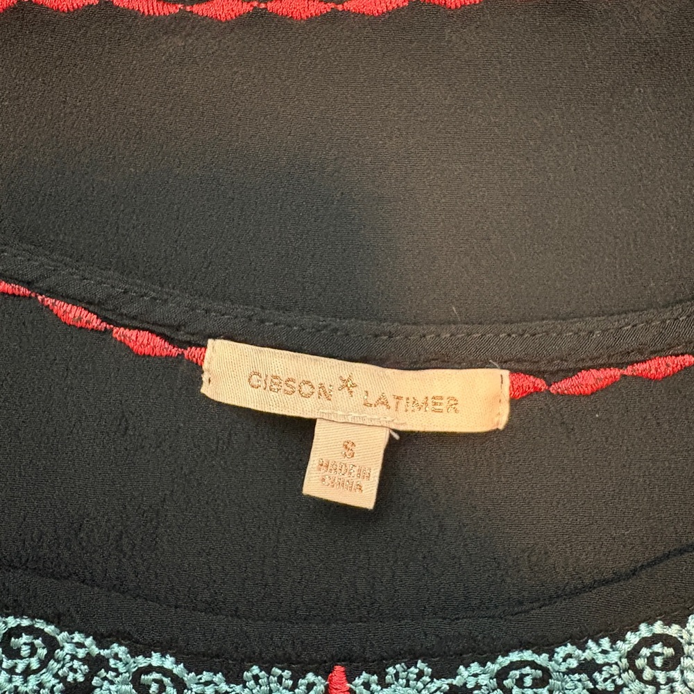 Gibson Latimer Embroidered, 100% Rayon Top, Size Small - Picture 4 of 4